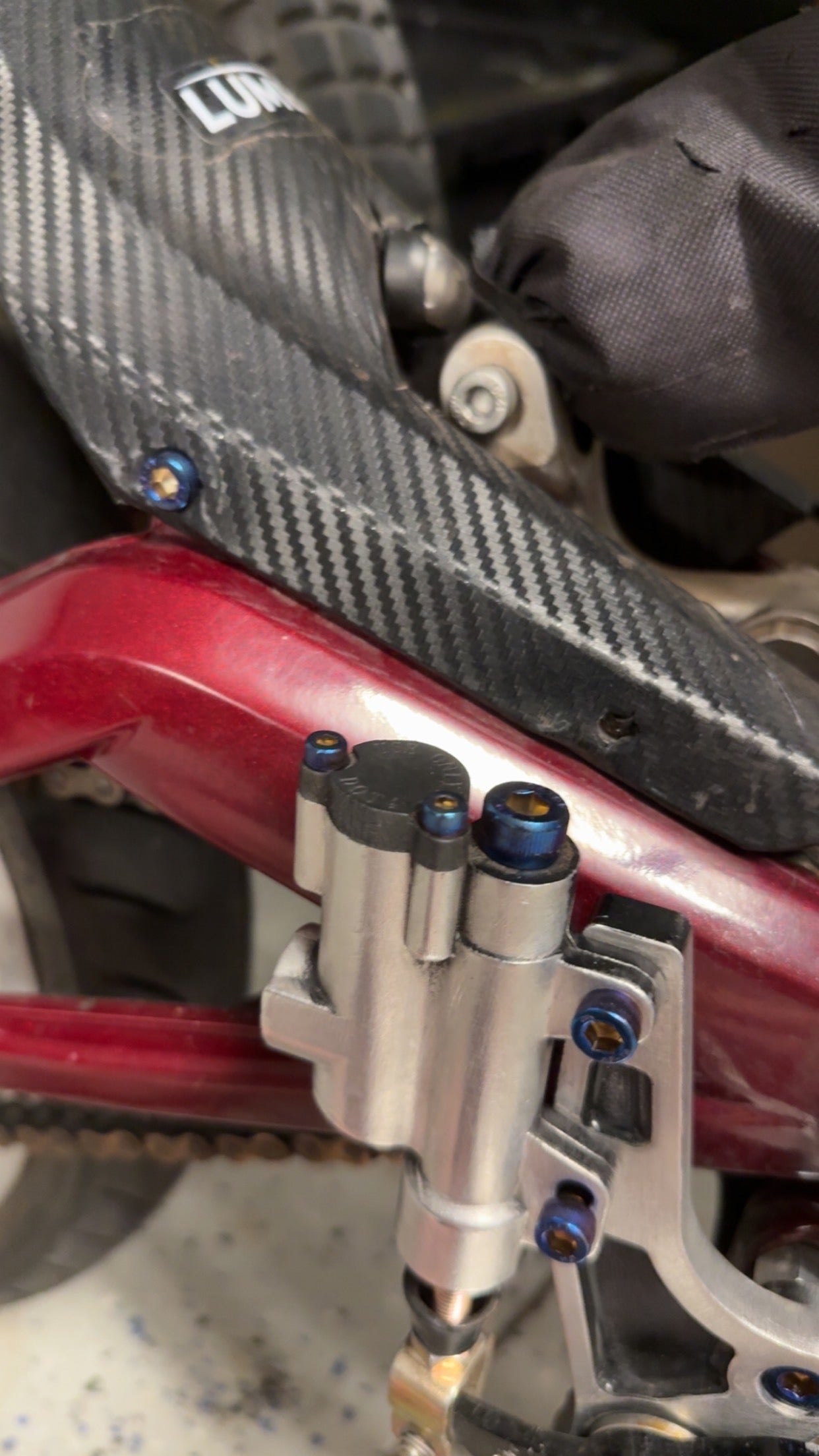 footbrake reservoir cap bolts (set of 2)