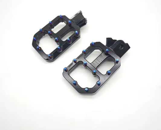 “Prickly” style wide pegs for all emotos